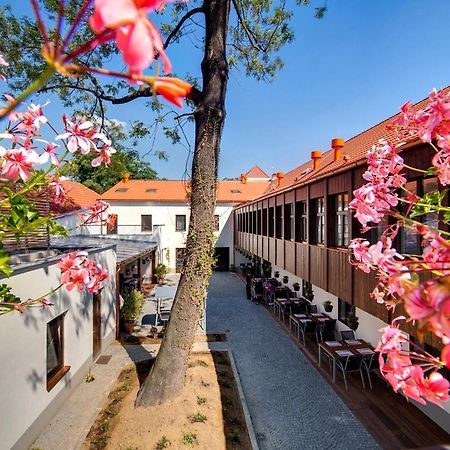 Hotel Restaurant Darwin Прага Екстериор снимка