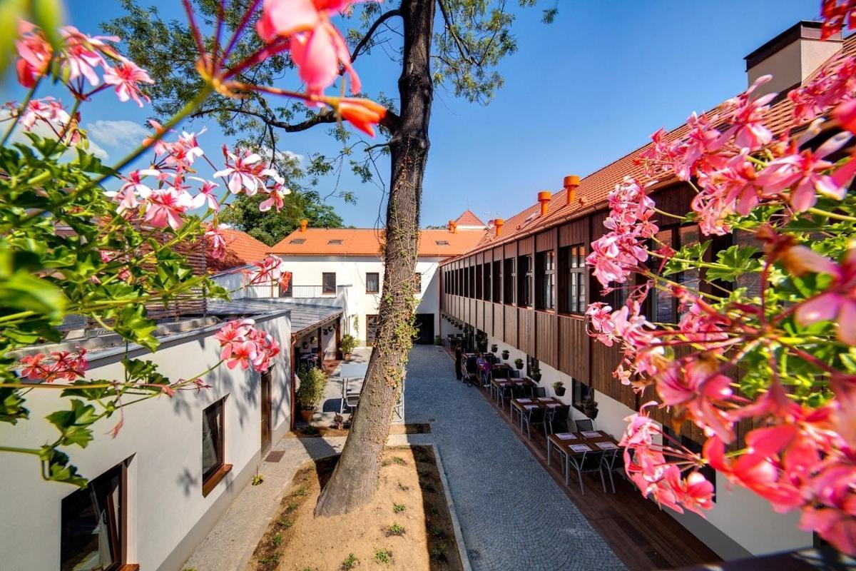 Hotel Restaurant Darwin Прага Екстериор снимка